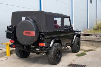 2B-022-Convertible-Mercedes-250GD-ObsidianBlack-070785