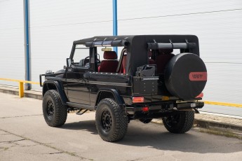 2B-024-Convertible-Mercedes-250GD-ObsidianBlack-070785