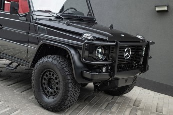 2B-039-Convertible-Mercedes-250GD-ObsidianBlack-070785