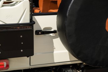 2B-039-Custom-Mercedes-GWagon-White-068140