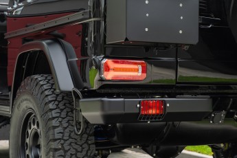 2B-050-Convertible-Mercedes-250GD-ObsidianBlack-070785