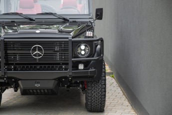 2B-053-Convertible-Mercedes-250GD-ObsidianBlack-070785