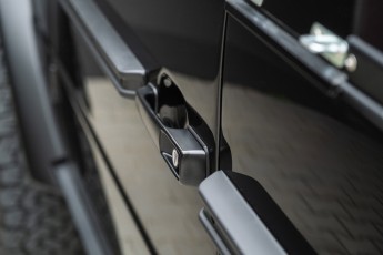 2B-059-Convertible-Mercedes-250GD-ObsidianBlack-070785