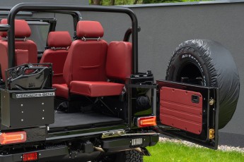 2B-061-Convertible-Mercedes-250GD-ObsidianBlack-070785