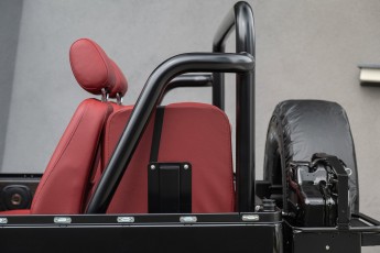 2B-063-Convertible-Mercedes-250GD-ObsidianBlack-070785