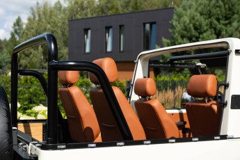 2B-064-Custom-Mercedes-GWagon-White-068140