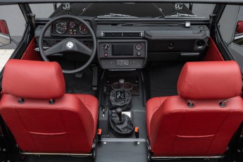 2B-065-Convertible-Mercedes-250GD-ObsidianBlack-070785