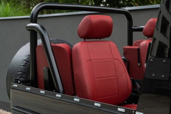 2B-075-Convertible-Mercedes-250GD-ObsidianBlack-070785