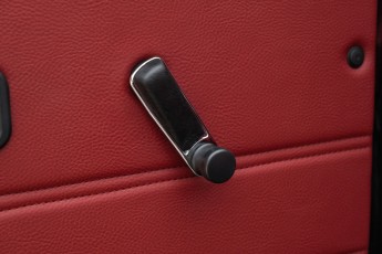 2B-082-Convertible-Mercedes-250GD-ObsidianBlack-070785