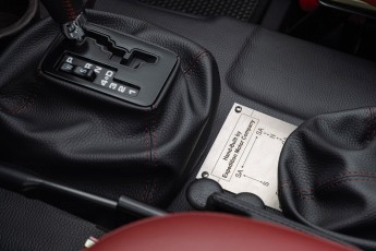 2B-086-Convertible-Mercedes-250GD-ObsidianBlack-070785