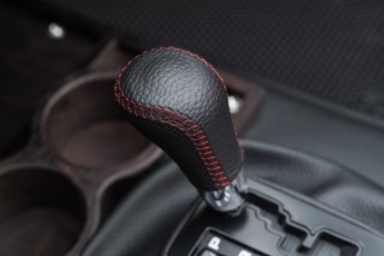 2B-090-Convertible-Mercedes-250GD-ObsidianBlack-070785