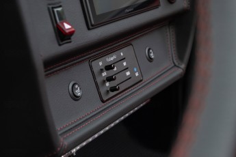 2B-091-Convertible-Mercedes-250GD-ObsidianBlack-070785