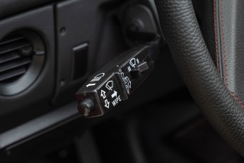 2B-094-Convertible-Mercedes-250GD-ObsidianBlack-070785