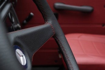 2B-095-Convertible-Mercedes-250GD-ObsidianBlack-070785