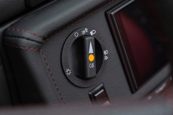 2B-097-Convertible-Mercedes-250GD-ObsidianBlack-070785