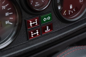 2B-098-Convertible-Mercedes-250GD-ObsidianBlack-070785