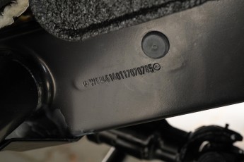 2B-103-Convertible-Mercedes-250GD-ObsidianBlack-070785