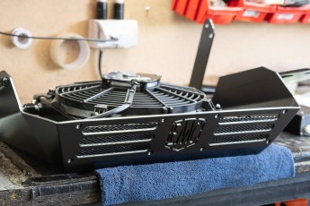 3-011-Convertible-Mercedes-250GD-ObsidianBlack-070785