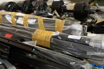 3-013-Convertible-Mercedes-250GD-ObsidianBlack-070785