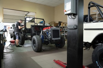 3-019-Convertible-Mercedes-250GD-ObsidianBlack-070785