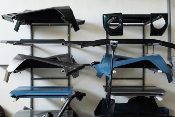 3-023-Convertible-Mercedes-250GD-ObsidianBlack-070785