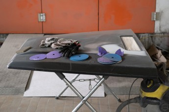 3-034-Convertible-Mercedes-250GD-ObsidianBlack-070785