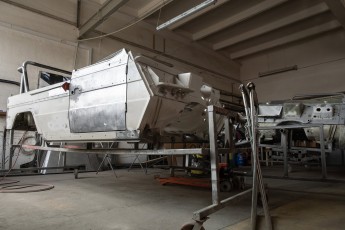 3-046-Convertible-Mercedes-250GD-ObsidianBlack-070785