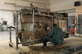 3-054-Convertible-Mercedes-250GD-ObsidianBlack-070785