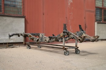 3-055-Convertible-Mercedes-250GD-ObsidianBlack-070785