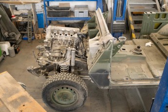 3-057-Convertible-Mercedes-250GD-ObsidianBlack-070785