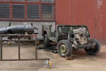 3-058-Convertible-Mercedes-250GD-ObsidianBlack-070785