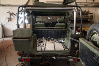 3-059-Convertible-Mercedes-250GD-ObsidianBlack-070785