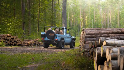 1-003-Convertible-Mercedes-250GD-GulfBlue-083223