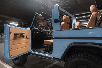 2A-043-Convertible-Mercedes-250GD-GulfBlue-083223