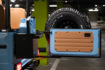 2A-048-Convertible-Mercedes-250GD-GulfBlue-083223