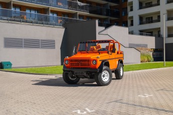 2B-002-Convertible-Mercedes-GWagen-MagmaBeamOrange-083485