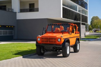 2B-005-Convertible-Mercedes-GWagen-MagmaBeamOrange-083485