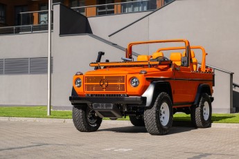2B-006-Convertible-Mercedes-GWagen-MagmaBeamOrange-083485