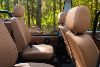 2B-013-Convertible-Mercedes-250GD-GulfBlue-083223