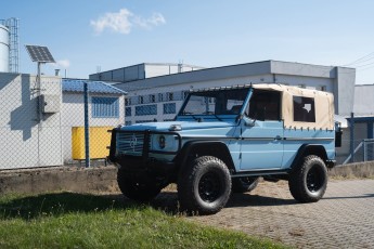 2B-015-Convertible-Mercedes-250GD-GulfBlue-083223