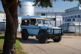 2B-017-Convertible-Mercedes-250GD-GulfBlue-083223