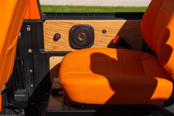 2B-062-Convertible-Mercedes-GWagen-MagmaBeamOrange-083485