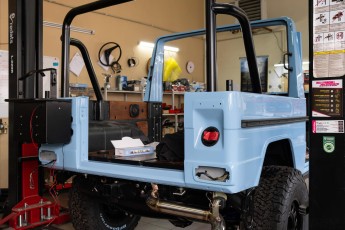 3-013-Convertible-Mercedes-250GD-GulfBlue-083223a