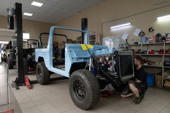 3-018-Convertible-Mercedes-250GD-GulfBlue-083223a