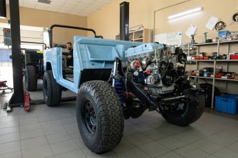 3-023-Convertible-Mercedes-250GD-GulfBlue-083223a