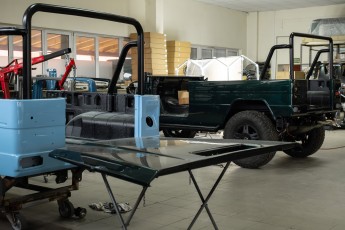 3-032-Convertible-Mercedes-250GD-GulfBlue-083223a