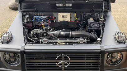 1-007-Convertible-Mercedes-250GD-SeleniteGrey-069248