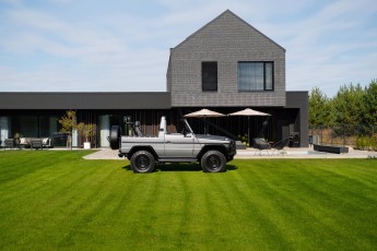 2A-004-Convertible-Mercedes-250GD-SeleniteGrey-069248-1920 EMC watermark 1% HQ-2