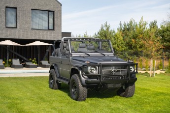 2A-009-Convertible-Mercedes-250GD-SeleniteGrey-069248-1920 EMC watermark 1% HQ-2