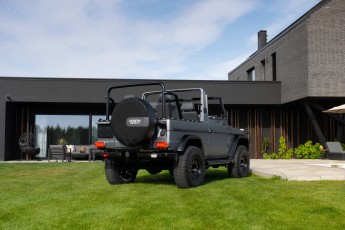 2A-013-Convertible-Mercedes-250GD-SeleniteGrey-069248-1920 EMC watermark 1% HQ-2